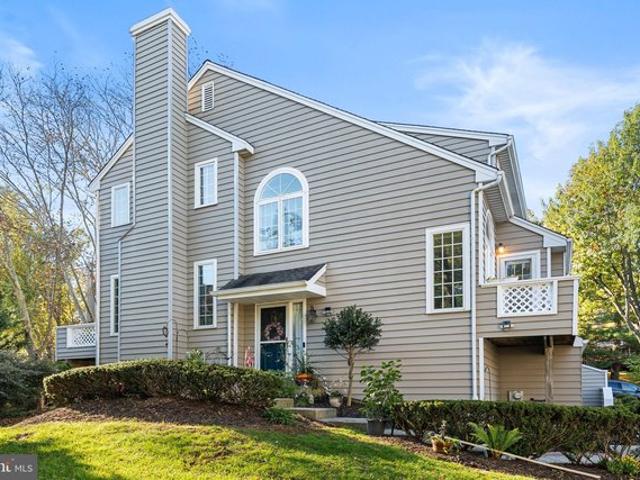 81 Andover Ct, Chesterbrook, PA 19087