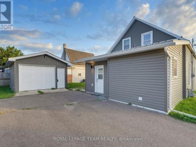 81 Bank Street S, Renfrew, ON, K7V 2E7 house for sale | Listing ID X13750 | Royal LePage