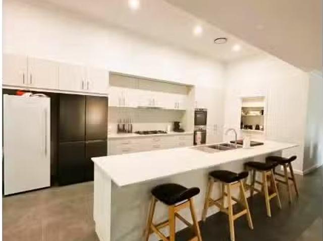 81 Blumer Ave, GRIFFITH House for rent Listed by Nicole Moon.