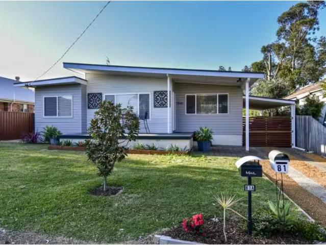81 Cambridge Street, Umina Beach House for rent Listed by Tho.