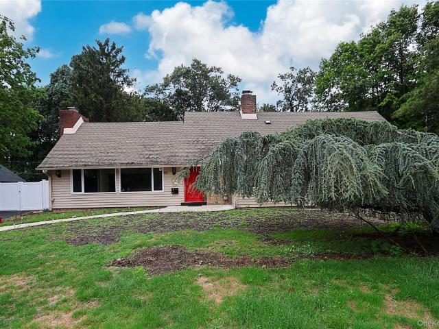 81 Carriage Ln, Roslyn Heights, NY 11577 | MLS #1018