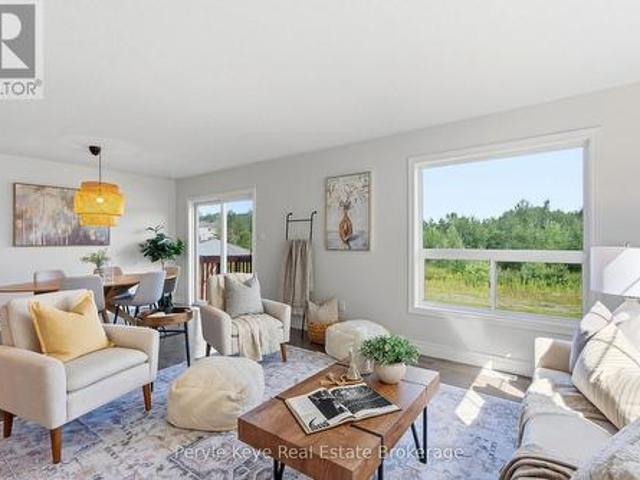 81 Douglas Drive, Bracebridge Macaulay, ON, P1L 0L3 house for sale | Listing ID X13690 | Royal LePage