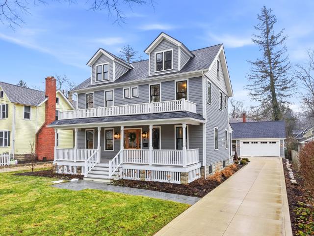 81 Hall Street, Chagrin Falls, US, OH