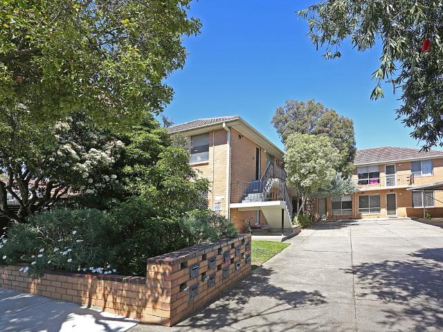 8/1 Looker Street, Murrumbeena