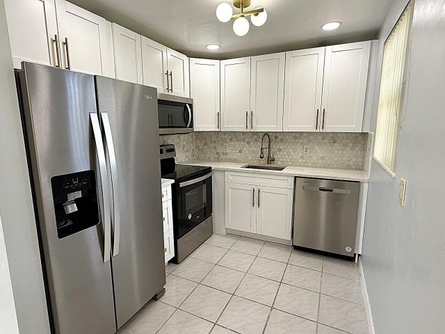 81 Markham E, Deerfield Beach, FL 33442 | MLS #R11152