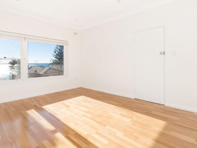 8/1 Mentone Avenue, Cronulla