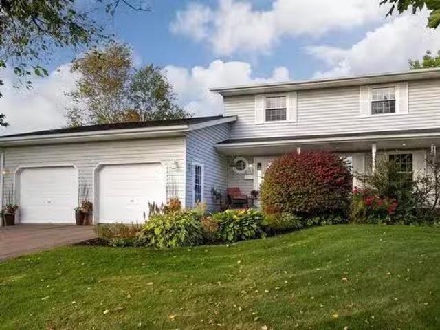 81 Parkside Drive, Charlottetown, PE, C1E 1M8 house for sale.