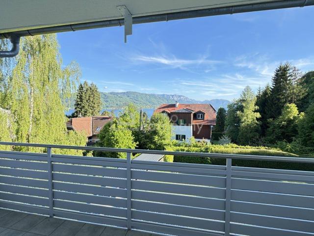 Wohnung 3 Zimmer und wunderschönen Attersee & Gebirgsblick in Seewalchen am Attersee
