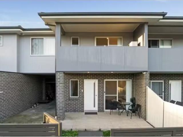 8/1A Edmondson Avenue, ST MARYS Townhouse for rent Listed by.
