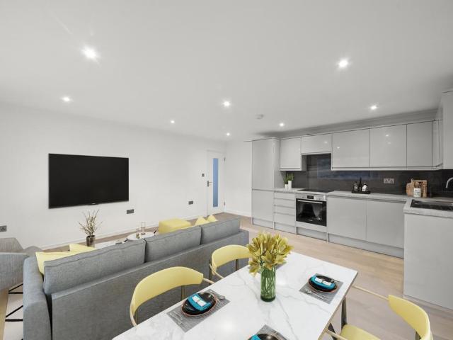 81A Fowler's Walk, London, W5 1BQ, United Kingdom | 3 bed apartment for rent #140227751 | Rentberry