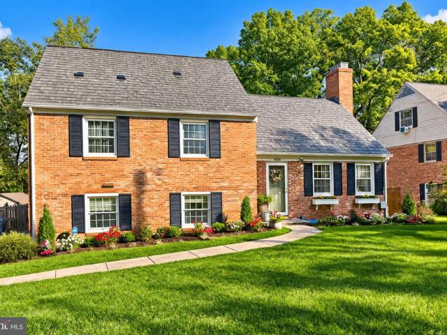 8206 Robin Hood Court