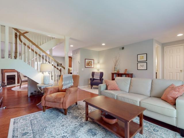 8207 Sawyer Brown Rd # J7