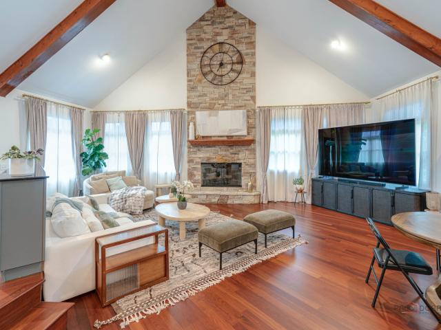 8208 Country Shire Lane