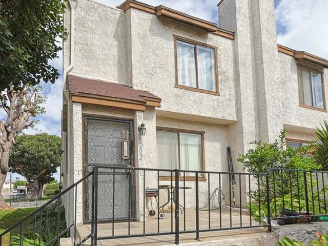 8202 Maureen Dr, Midway City, CA 92655