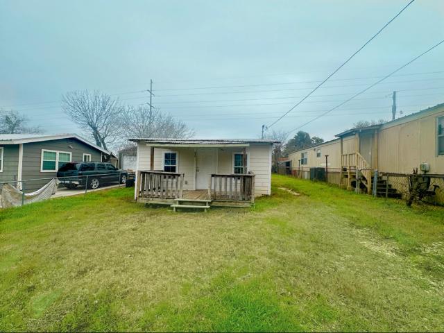 820 Chihuahua St, Lockhart, TX 78644 | MLS #3894