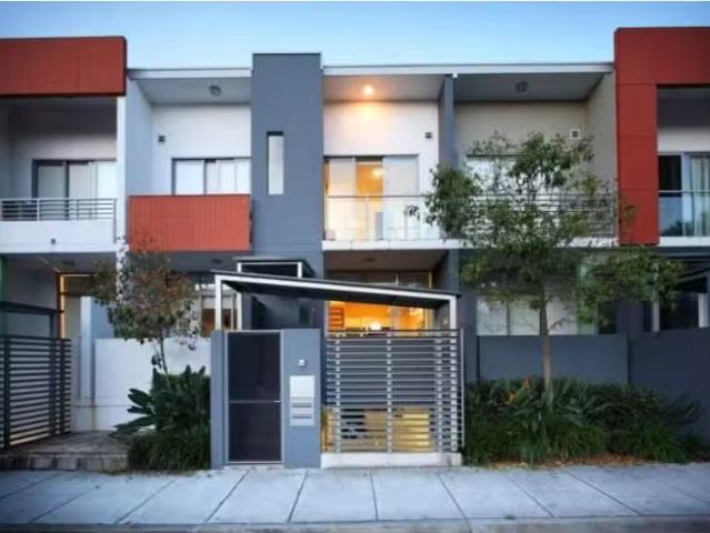 8/20 Anthony street, WEST END House for rent Listed by Patti.