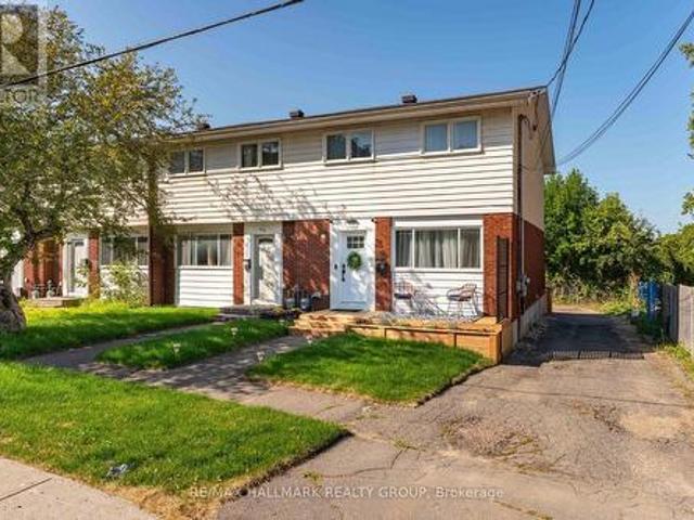 820 Grenon Avenue, Ottawa, ON, K2B 6G2 house for lease | Listing ID X12996 | Royal LePage