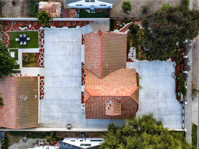 820 E Cameron