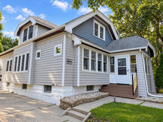 8215 8 Portland Ave