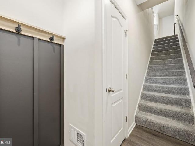 8219 Hollow Court