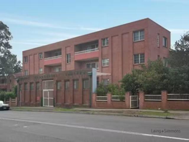 8/211 215 Dunmore Street, Wentworthville Apartment for rent L.