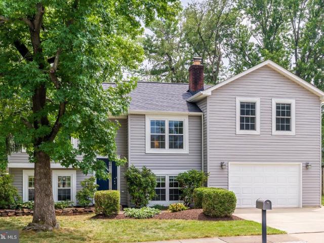 821 Cattail Lane NE