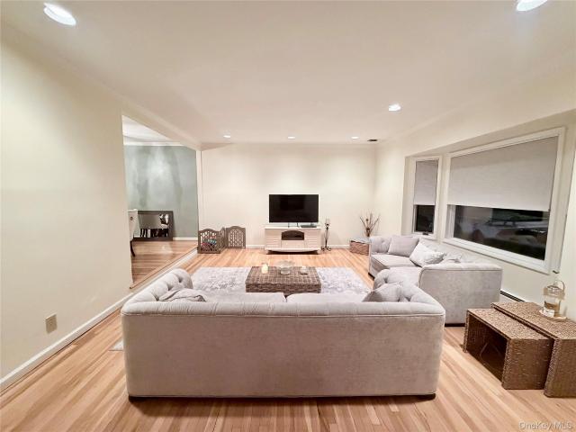 821 Channel Rd, Long Beach, NY 11561 | MLS #993975
