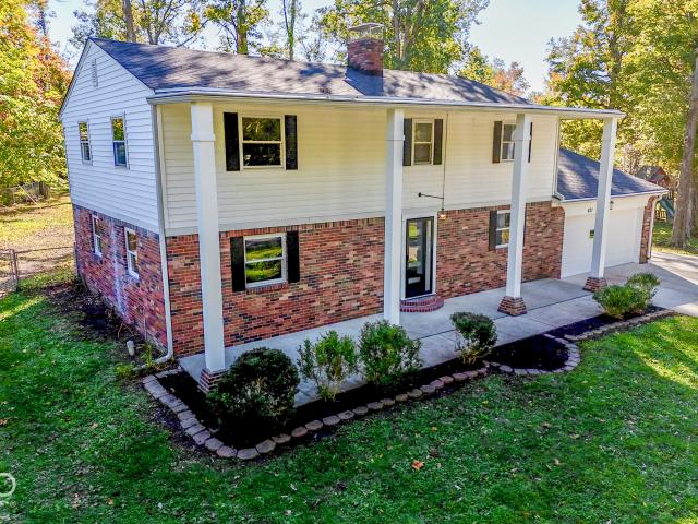 821 Merry Lane