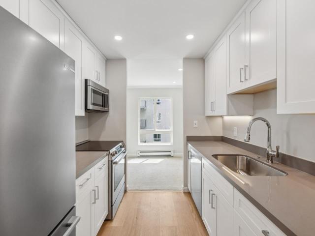 821 N Humboldt 302