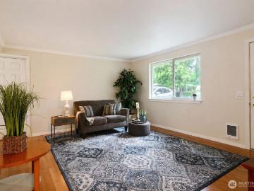 8221 SW Paine # 8221