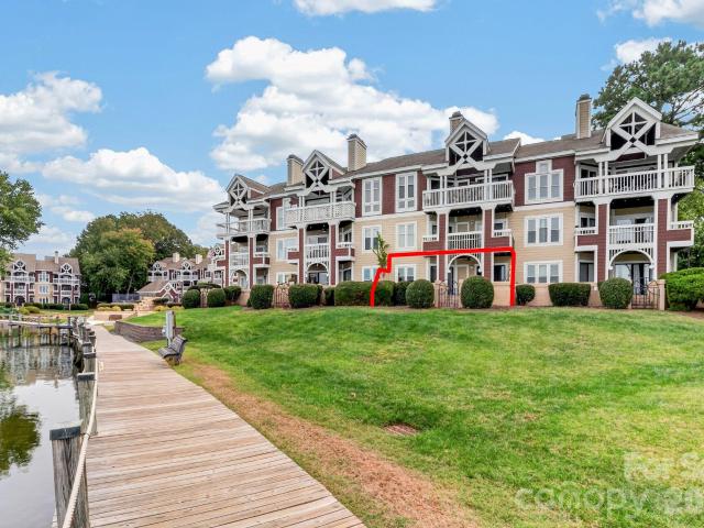 822 Southwest Drive