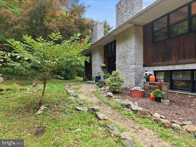 822 Semmels Hill Road