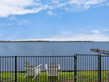 822M2 Absolute Waterfront