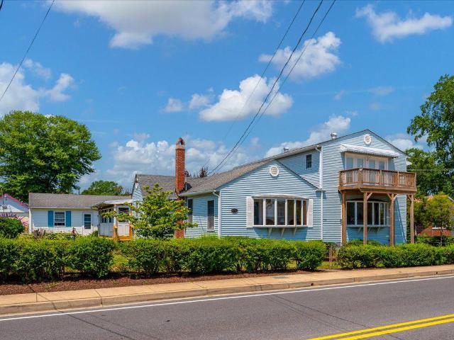 8236 Bayside Road
