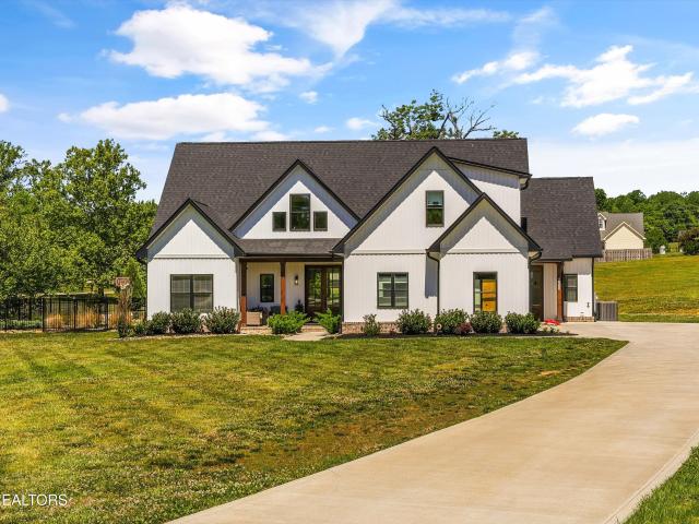 8233 Tazewell Pike