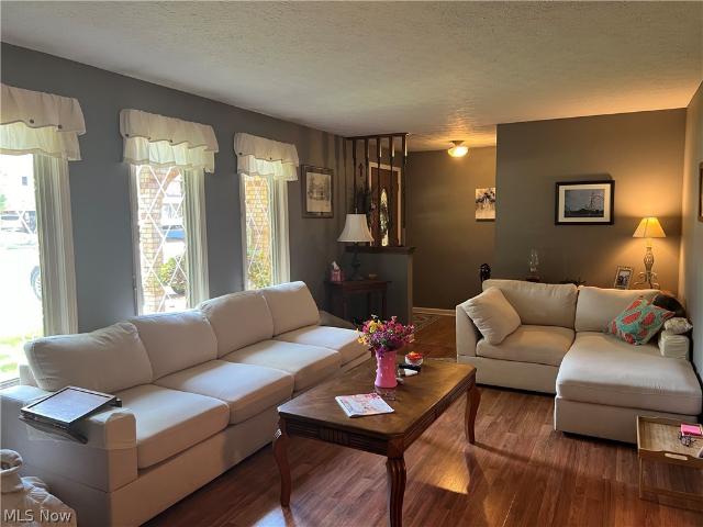 823 Gloucester Drive
