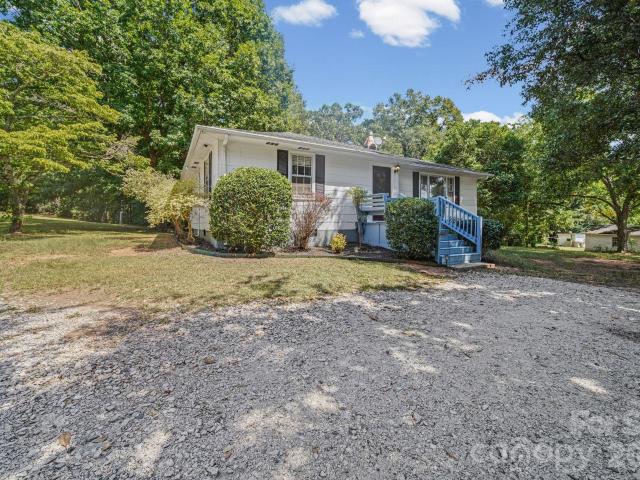 823 Great Falls Highway
