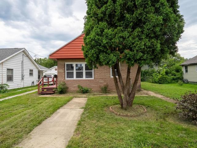 823 E Prairie Street