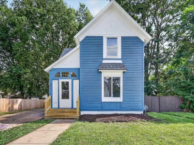 823 Oak Street