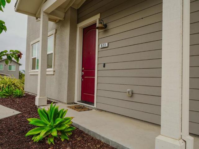 823 Mora Circle