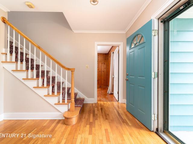 823 W Superior Street