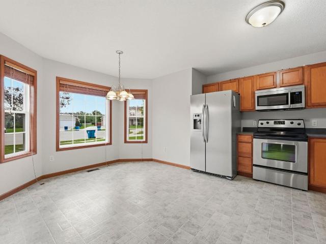 823 Willen Lane