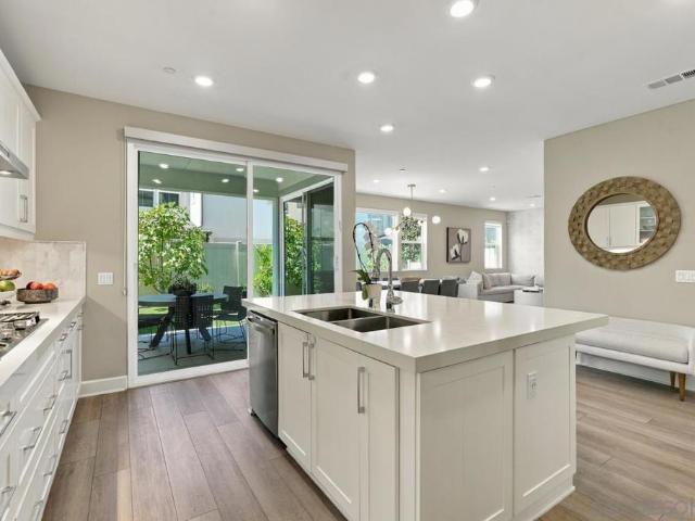 8246 Waverly