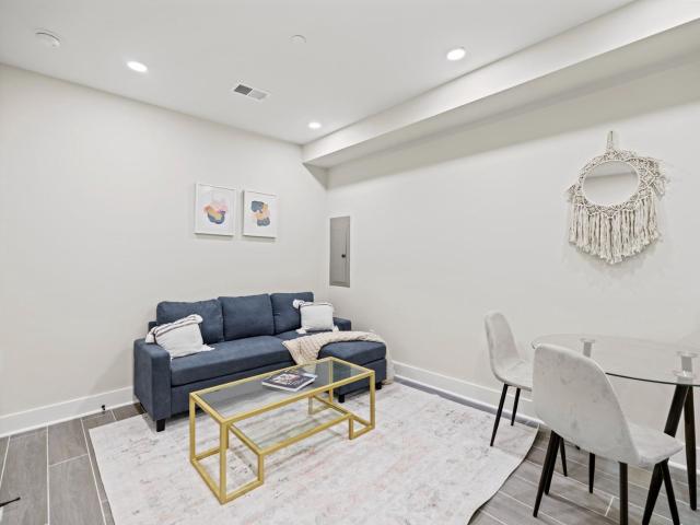 824 18th Street NE Unit# 3, Washington, US, DC