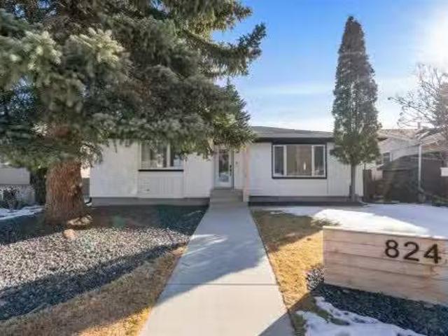 824 Canna Crescent Sw, Calgary, AB, T2W 1N9 house for sale.