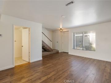 824 N Pasadena 6