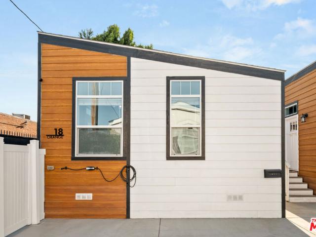 8250 Lankershim Boulevard 112