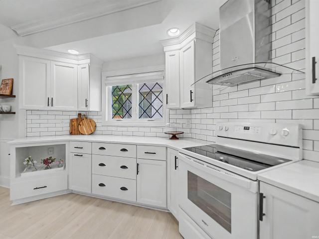 8250 Pelican Pointe