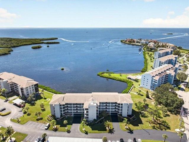 8251 Brent St Apt 918, Port Richey, FL 34668