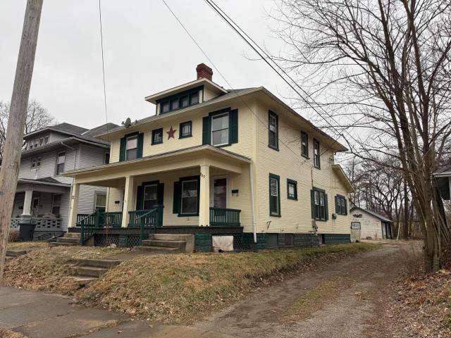 825 827 Elm Street